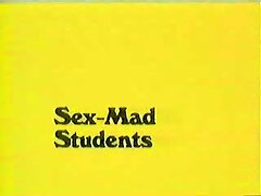 Studenti russi che fanno video porno italiani stupri sesso con i compagni di classe nello stesso letto