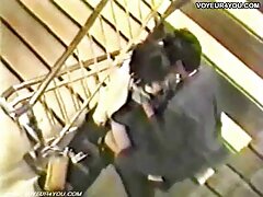 Un uomo video porno con dialoghi nel treno selvaggio di una bambina